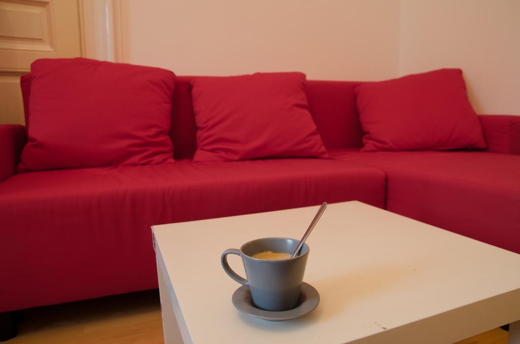 Little Bucharest Old Town Hostel Екстер'єр фото