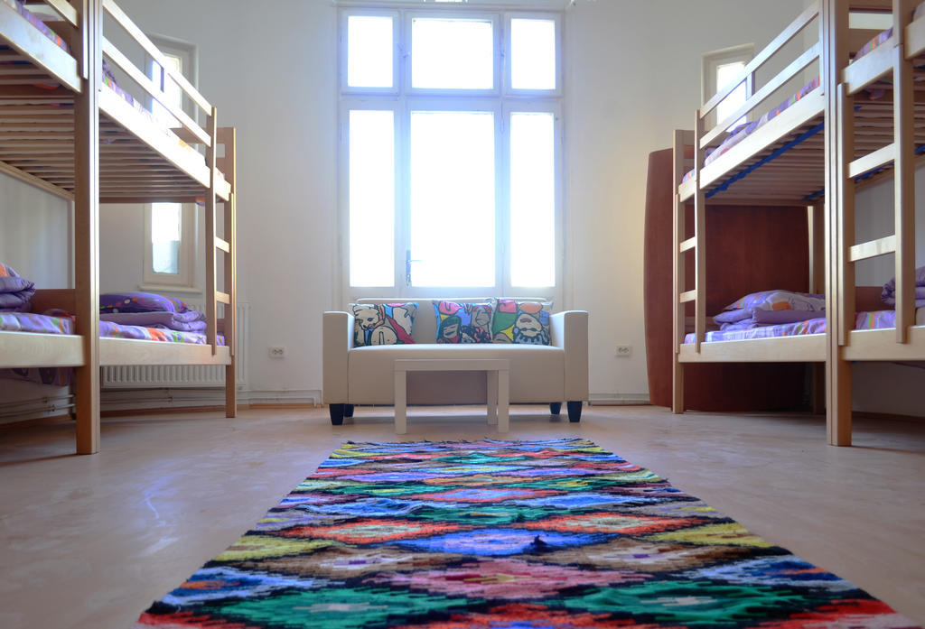 Little Bucharest Old Town Hostel Екстер'єр фото
