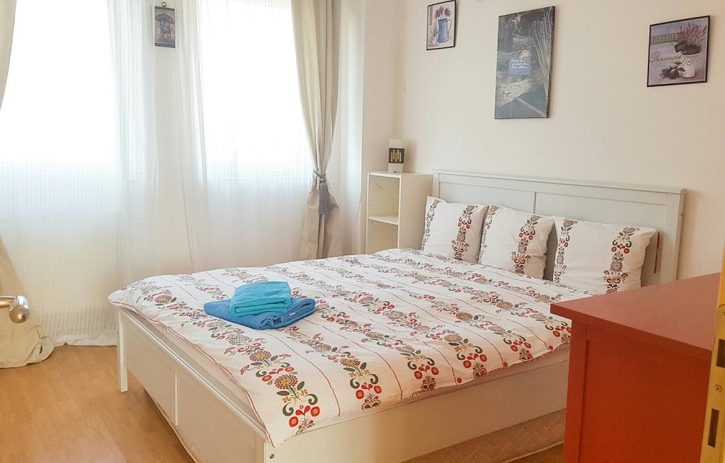 Little Bucharest Old Town Hostel Екстер'єр фото