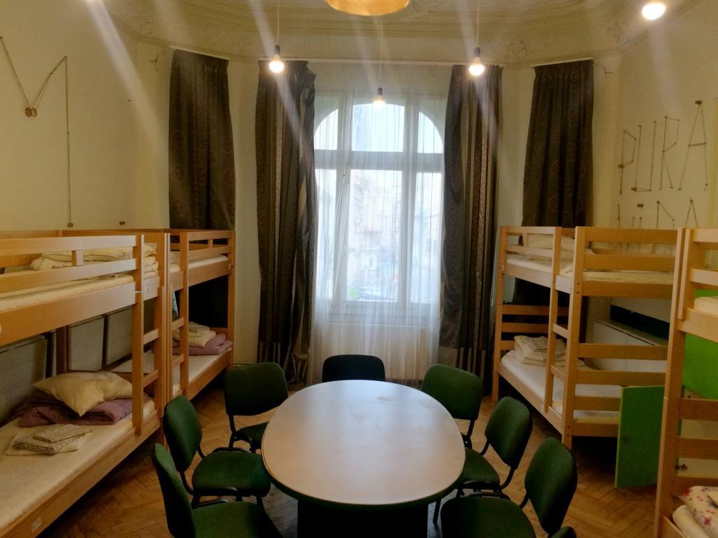 Little Bucharest Old Town Hostel Екстер'єр фото